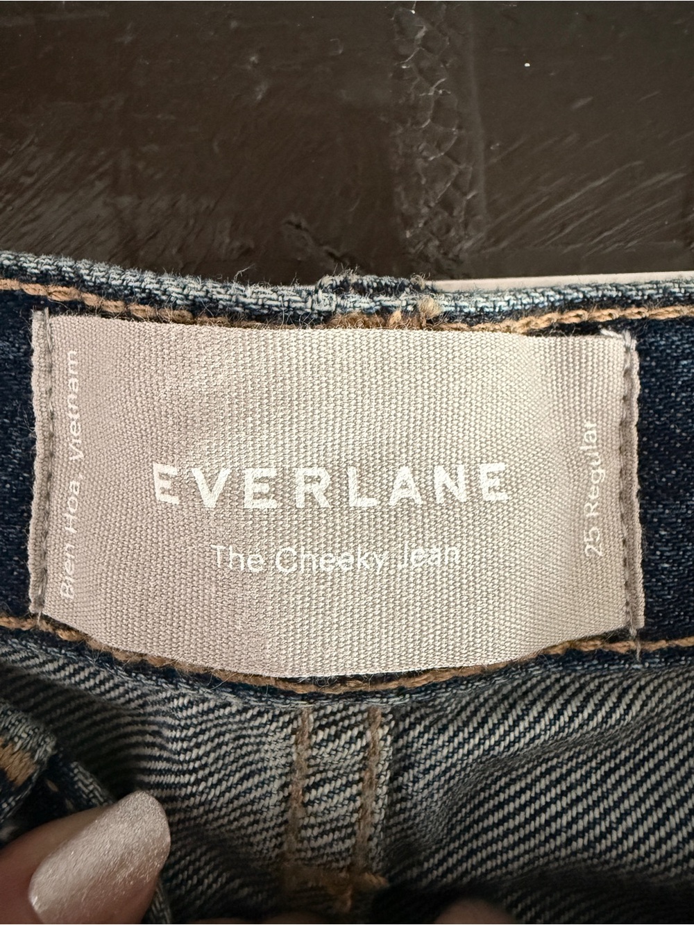 Everlane Distressed Cheeky Jean 25R - Picture 11 of 12